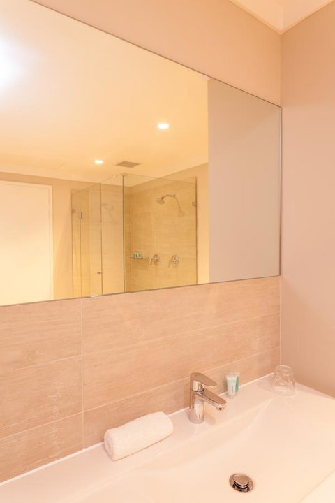 The Marina Hotel - Mindarie - Accommodation Adelaide 13