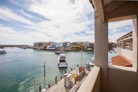 The Marina Hotel - Mindarie - Accommodation Adelaide 2