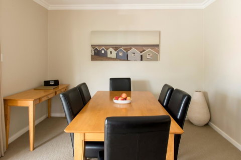 The Marina Hotel - Mindarie - Accommodation Adelaide 25