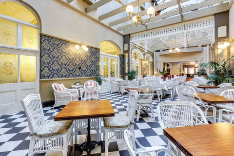 Hadley\'s Orient Hotel - Accommodation Adelaide 1