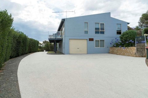 Freycinet Panorama - Accommodation Adelaide 2