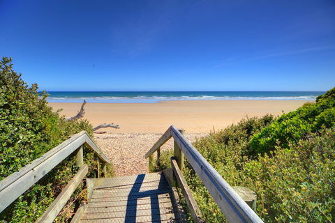 Amare Beachside Luxury - Accommodation Adelaide 24