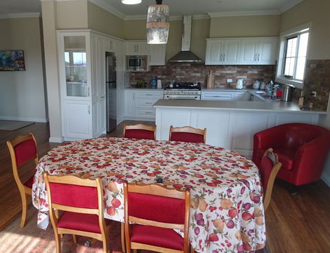 Mountain Blue Guest House - Accommodation Adelaide 20