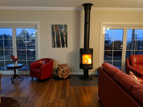 Mountain Blue Guest House - Accommodation Adelaide 7