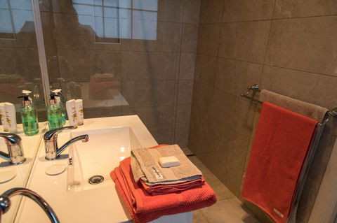 Mountain Blue Guest House - Accommodation Adelaide 14