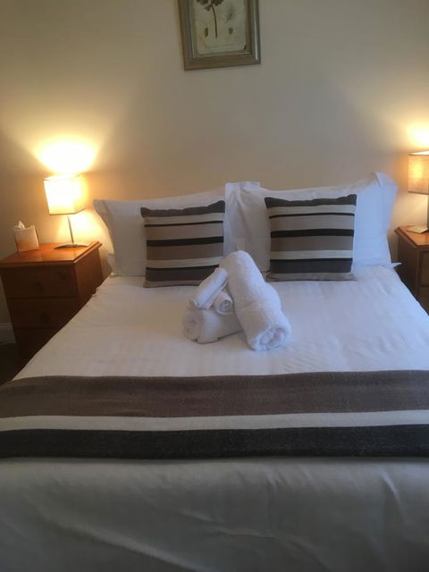 House On The Hill Bed And Breakfast - Accommodation Adelaide 27