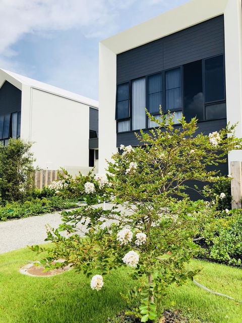 New Spacious Beachside Townhouse - Accommodation Adelaide 3