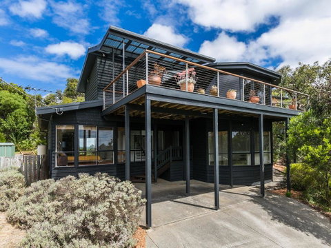 NICHE ON NOBLE - Ever Changing Vista - Accommodation Adelaide 0