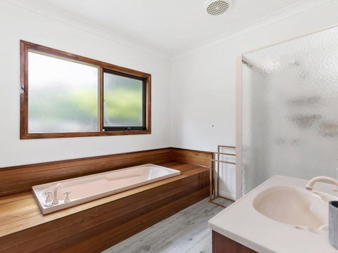 NICHE ON NOBLE - Ever Changing Vista - Accommodation Adelaide 1