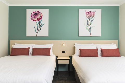 Nightcap At Balaclava Hotel - Accommodation Adelaide 1