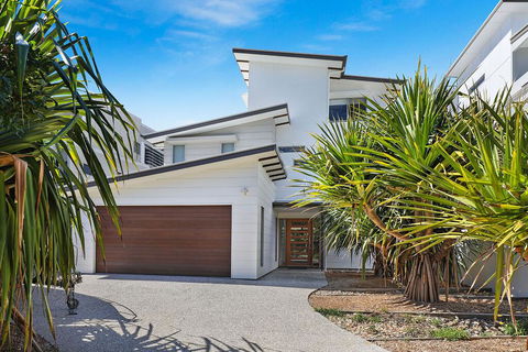 NORTHSHOR- ULTIMATE BEACH HOUSE - Accommodation Adelaide 1
