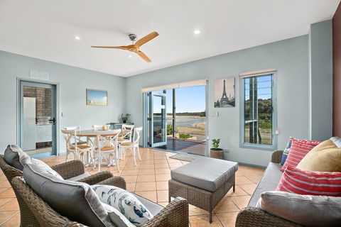 Nosie 1 - Sawtell, NSW - Accommodation Adelaide 0