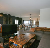 Oak  Barrel / 7 Twynam Street - Accommodation Adelaide