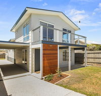Ocean Chill 10 Minutes Drive to Phillip Island Pet Friendly Family Home Sleeps 8 - Accommodation Adelaide