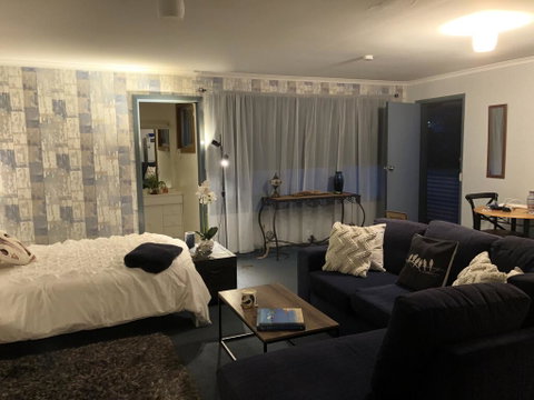 Ocean View Studio - Accommodation Adelaide 2