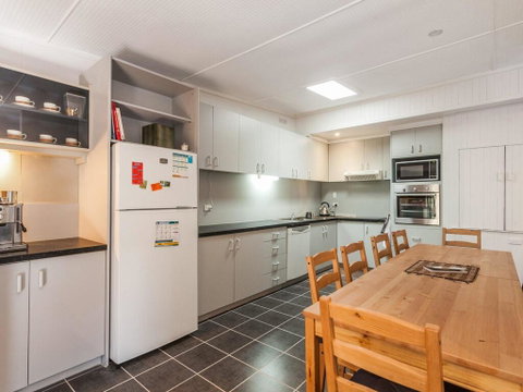 OCEANS 12 - ANGLESEA - Accommodation Adelaide 3