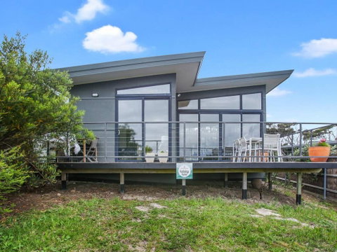 OCEANS 12 - Modern Ocean View Villa - Accommodation Adelaide 0