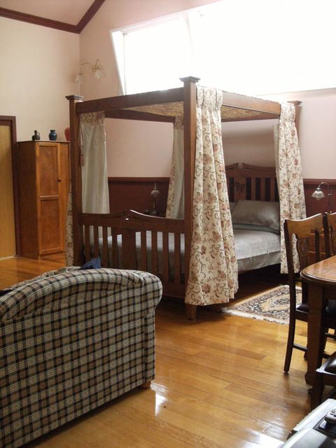 Old School B & B - Accommodation Adelaide 3