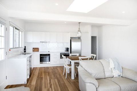 Pa's Beach House - Apartment 2 - Accommodation Adelaide 3