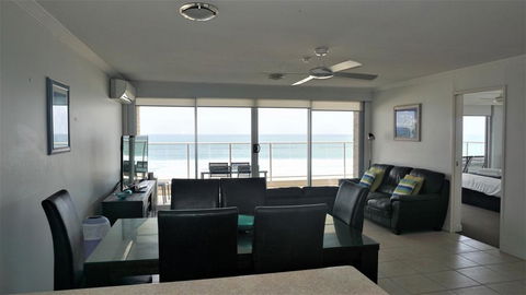 Pacific Surf Absolute Beachfront Apartments - Accommodation Adelaide 3