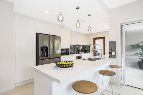 Park Avenue Luxe Townhouse Brand New Sleeps 9 - Accommodation Adelaide 2