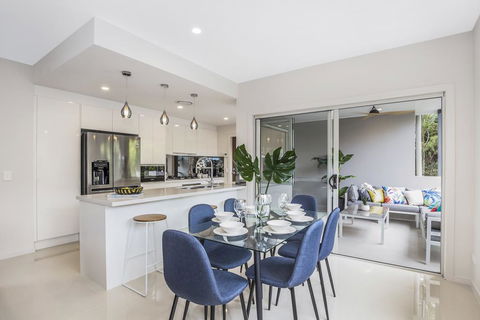 Park Avenue Luxe Townhouse Brand New Sleeps 9 - Accommodation Adelaide 3