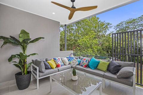 Park Avenue Luxe Townhouse Brand New Sleeps 9 - Accommodation Adelaide 1