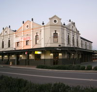 Peden's Hotel - Accommodation Adelaide