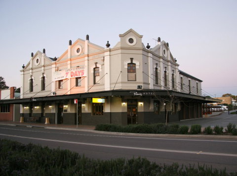 Peden's Hotel - Accommodation Adelaide 0