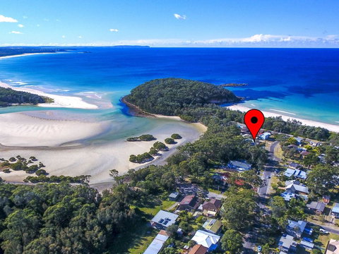 Pelican Beach House Narrawallee - Accommodation Adelaide 0