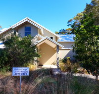 Pelican Escape Executive Home at Raffertys Resort - Accommodation Adelaide