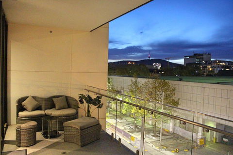 Perfectly Located Modern Apartment - Canberra CBD - Accommodation Adelaide 0