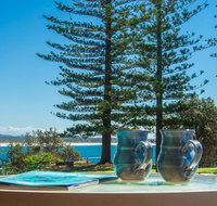 PERFECTLY POSITIONED BEACHFRONT APARTMENT-GREAT LOCATION WITH OCEAN VIEWS - Accommodation Adelaide