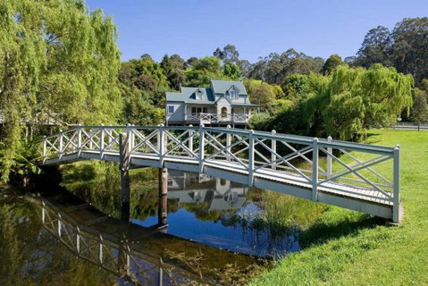 PLUM TREE COTTAGE - Spa Cottage With Woodfire - Accommodation Adelaide 0