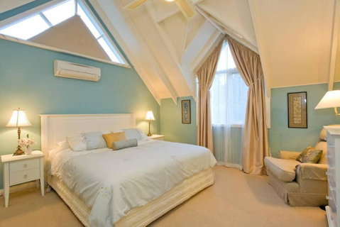 PLUM TREE COTTAGE - Spa Cottage With Woodfire - Accommodation Adelaide 1