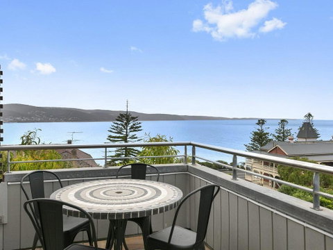 POINT GREY APARTMENT 2 - Ocean VIews With Wifi - Accommodation Adelaide 0