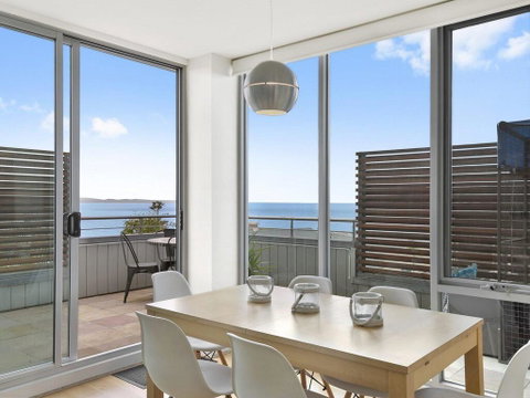 POINT GREY APARTMENT 2 - Ocean VIews With Wifi - Accommodation Adelaide 3