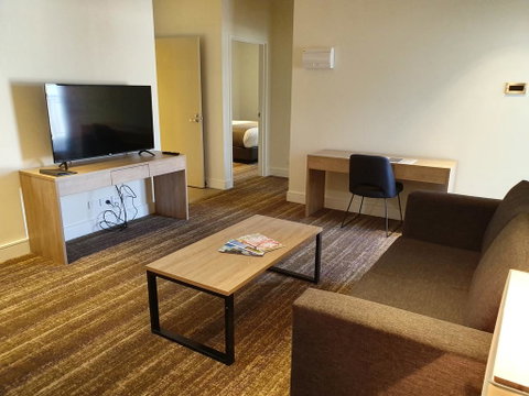 Porter's Plainland Hotel - Accommodation Adelaide 1
