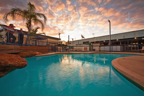Potshot Hotel Resort - Accommodation Adelaide 0