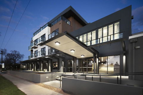 Quality Hotel Lakeside - Accommodation Adelaide 0