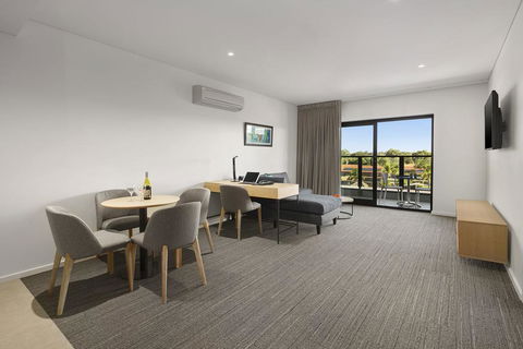 Quality Hotel Lakeside - Accommodation Adelaide 3