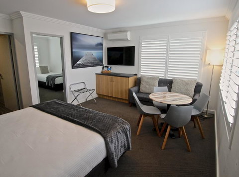 Quays Hotel - Accommodation Adelaide 2