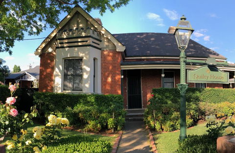 QUILTY HOUSE (Formerly Beethovens) - Accommodation Adelaide 2