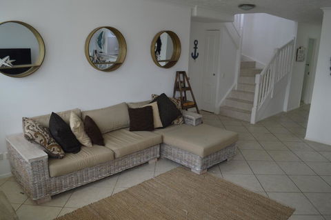 RAINBOW BAY 3 Bed Ocean Views & SPA On Roof Terrace - Accommodation Adelaide 3