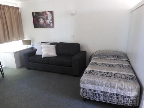 Reef Adventureland Motor Inn - Accommodation Adelaide 3