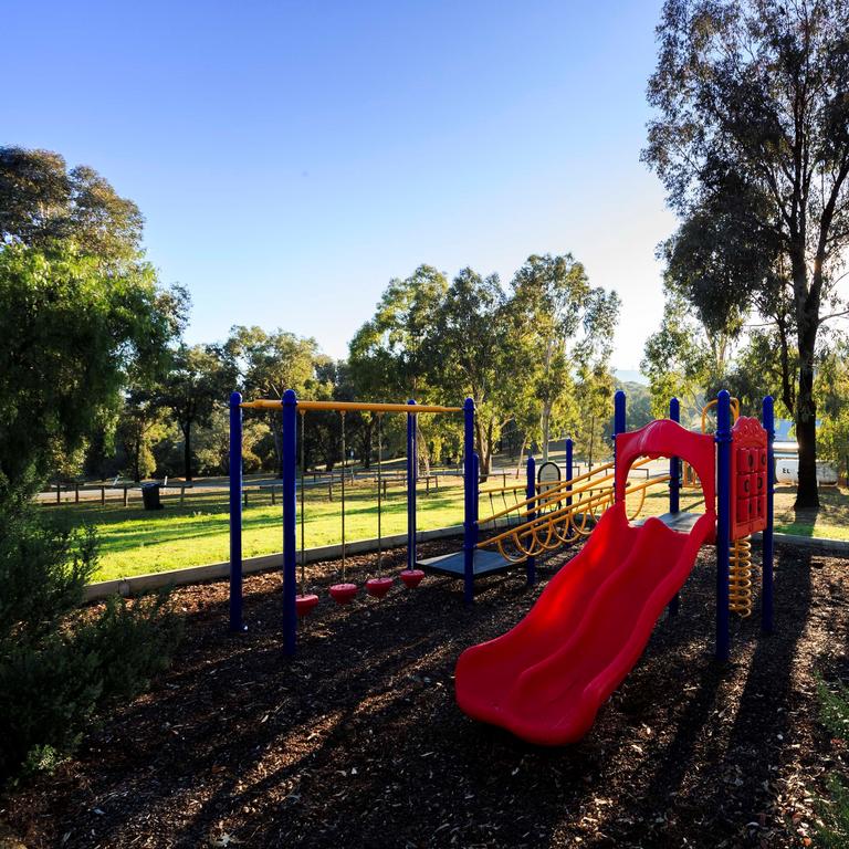 Crookwell NSW Accommodation Adelaide