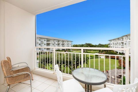 RESORT ON THE BEACH 5215 - OCEAN GLIMPSES - Accommodation Adelaide 3