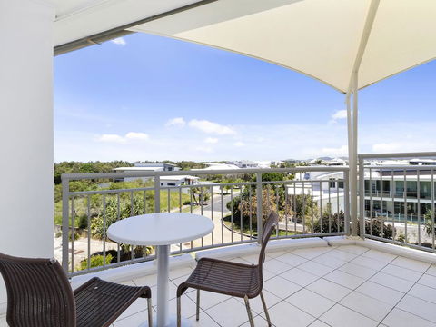 RESORT ON THE BEACH 6310 - TOP FLOOR - Accommodation Adelaide 1