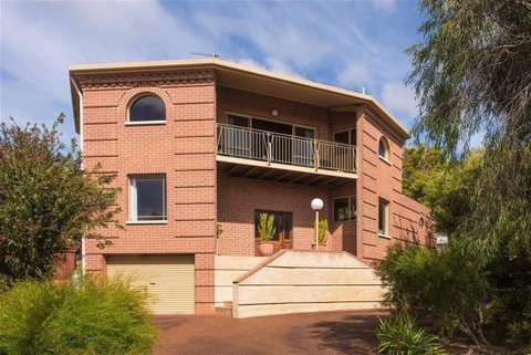 Romeo & Juliet - Accommodation Adelaide 0