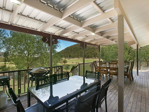 Rosa Estate In Broke - Two 3br House In Walking Distance To Cellar Doors - Accommodation Adelaide 0